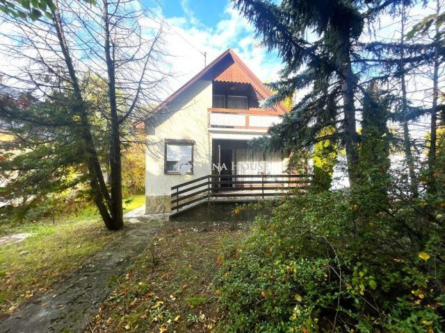 Eladó nyaraló, Balatonföldváron 110 M Ft, 5 szobás