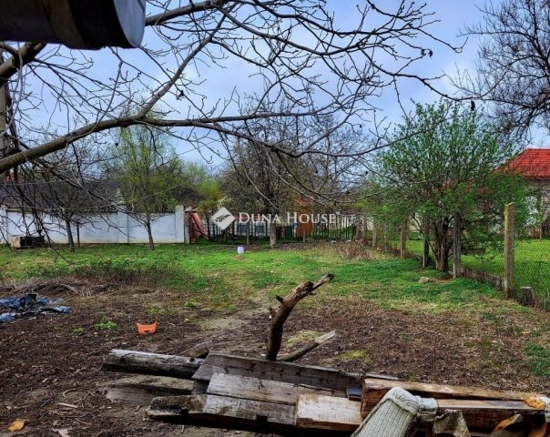 Eladó családi ház, Szegeden 69 M Ft, 2 szobás