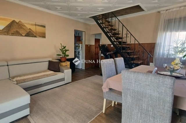 Eladó családi ház, Nagykőrösön 81 M Ft, 5+1 szobás