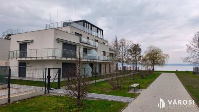 Eladó téglalakás, Siófokon 117.3 M Ft, 3+1 szobás