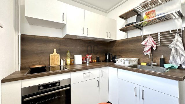 Eladó panellakás, Debrecenben 69.99 M Ft, 3 szobás