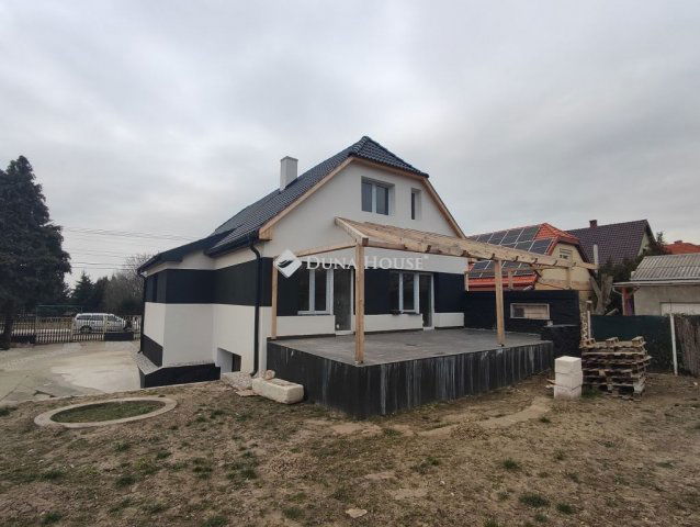 Eladó családi ház, Vértesszőlősön, Homok utcában 97.5 M Ft
