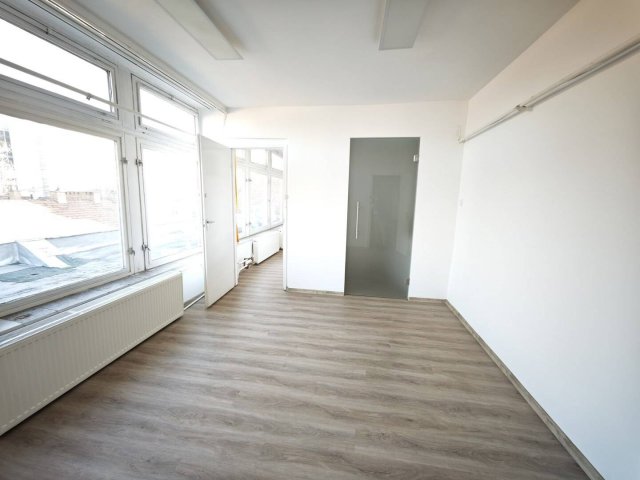 Kiadó iroda, Szegeden 112 E Ft / hó, 3 szobás