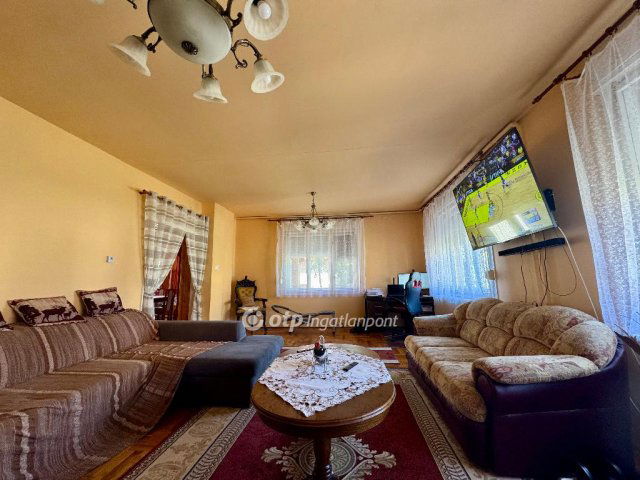 Eladó családi ház, Debrecenben 97.9 M Ft, 4 szobás