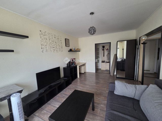 Eladó panellakás, Budapesten, IV. kerületben, Virág utcában