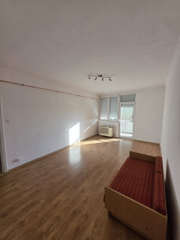 Eladó téglalakás, Győrött 45 M Ft, 2 szobás