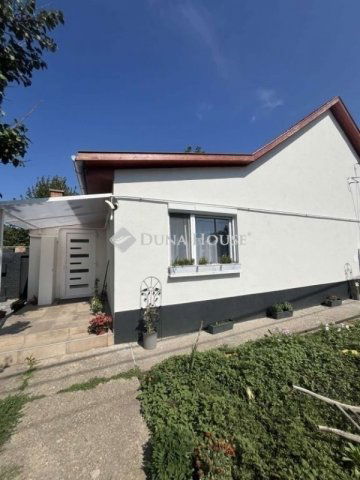 Eladó családi ház, Vecsésen 87.7 M Ft, 3 szobás