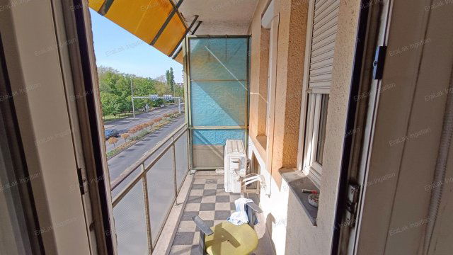 Eladó téglalakás, Győrött 55 M Ft, 2 szobás