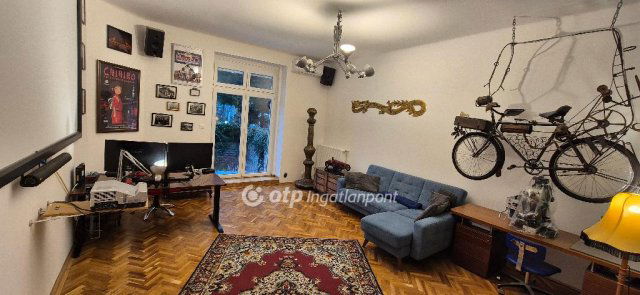 Eladó téglalakás, Budapesten, III. kerületben 104 M Ft, 1 szobás