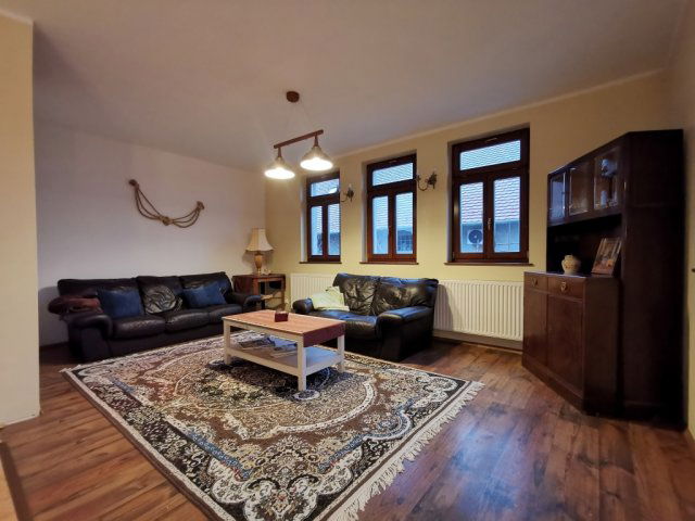 Eladó családi ház, Bakonykútiban 99 M Ft, 5 szobás