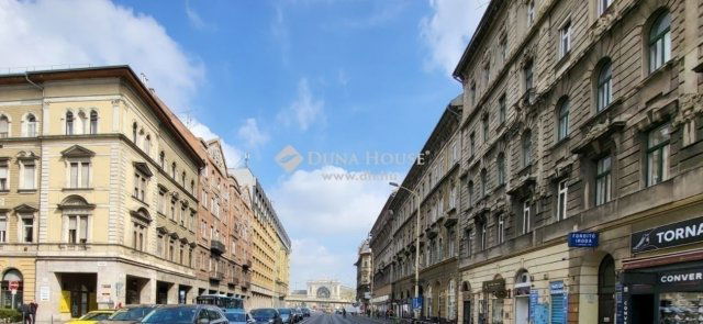 Eladó téglalakás, Budapesten, VII. kerületben 73 M Ft, 3 szobás