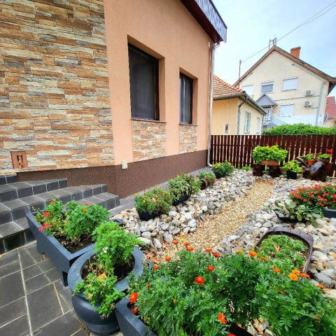 Eladó nyaraló, Hajdúszoboszlón 154 M Ft, 8 szobás