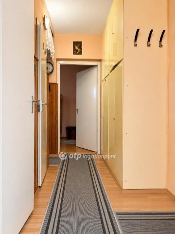 Eladó panellakás, Székesfehérvárott 42.9 M Ft, 2 szobás