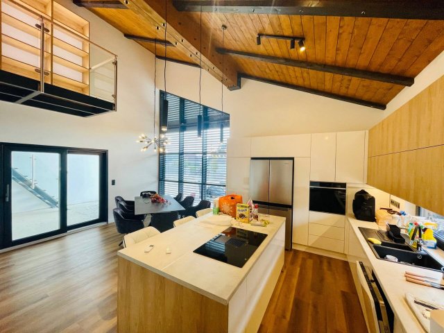 Eladó ikerház, Szigetszentmiklóson 134.3 M Ft, 5 szobás