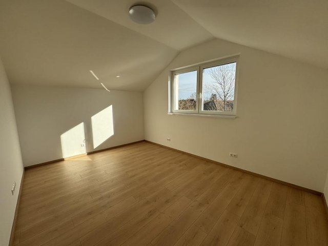 Eladó családi ház, Dunakeszin 199 M Ft, 5 szobás