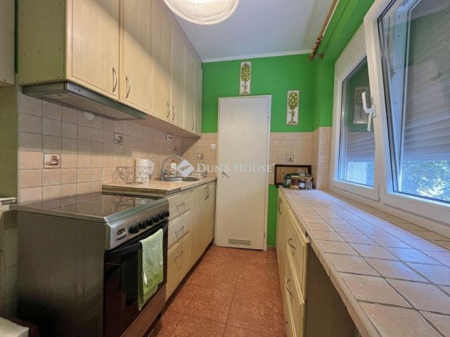 Eladó panellakás, Pakson 38.7 M Ft, 2 szobás