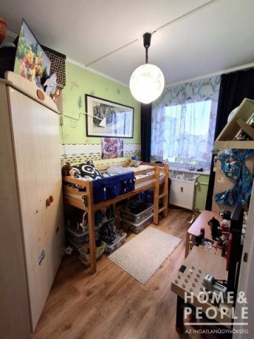 Eladó téglalakás, Szegeden 56.499 M Ft, 2+1 szobás
