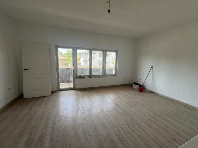 Eladó családi ház, Szigethalmon 108 M Ft, 6 szobás