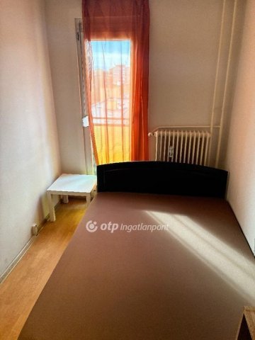 Eladó panellakás, Pécsett 49.9 M Ft, 2 szobás