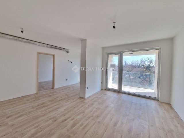 Eladó téglalakás, Szegeden 115.5 M Ft, 3 szobás