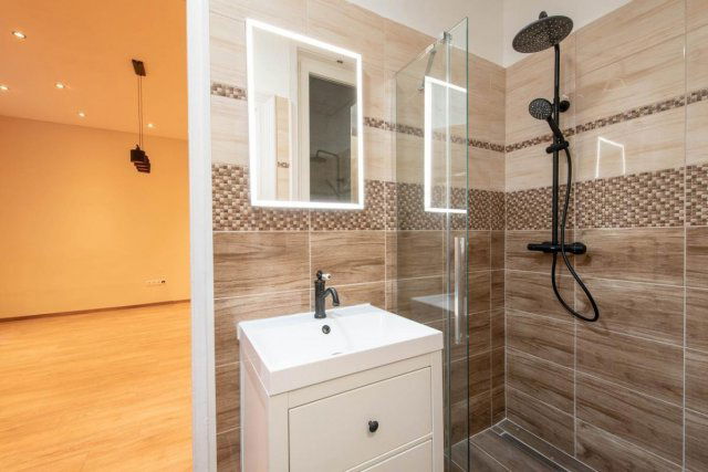 Eladó téglalakás, Budapesten, VIII. kerületben 62.5 M Ft