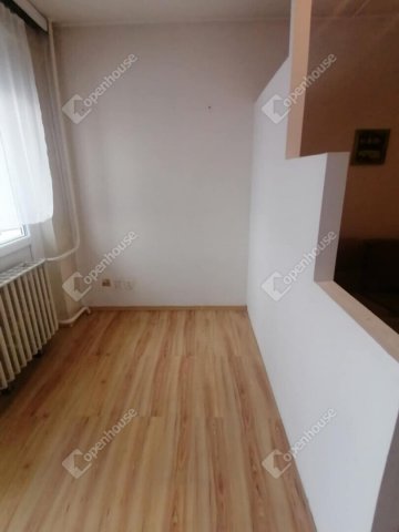 Eladó panellakás, Győrött 47.9 M Ft, 2 szobás