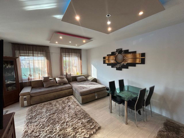 Eladó ikerház, Debrecenben, Sándor utcában 129 M Ft, 4 szobás