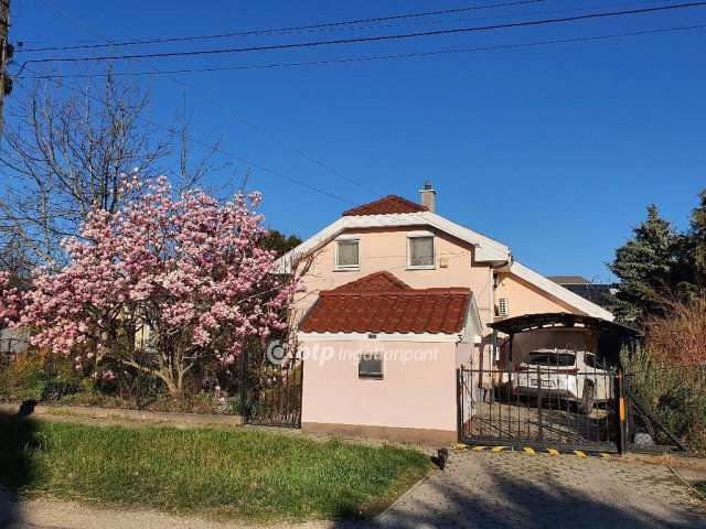 Eladó családi ház, Szigetszentmiklóson 84 M Ft, 4 szobás