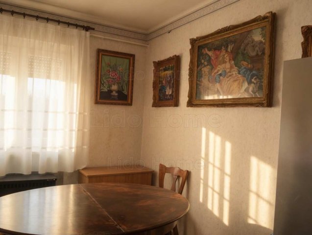 Eladó téglalakás, Székesfehérvárott 69.99 M Ft, 5 szobás