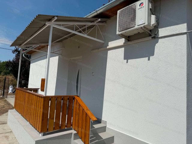 Eladó családi ház, Törökszentmiklóson 34.8 M Ft, 2 szobás