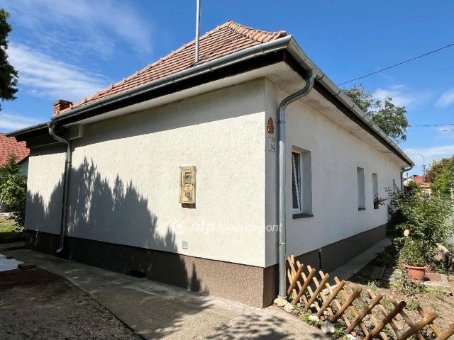 Eladó családi ház, Veresegyházon 69.9 M Ft, 2 szobás