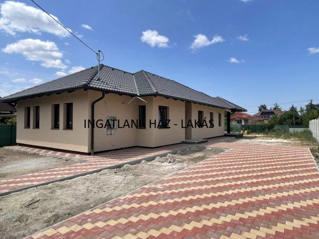 Eladó családi ház, Veresegyházon 139.9 M Ft, 5 szobás