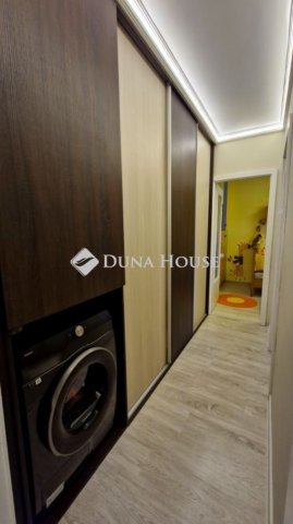 Eladó panellakás, Budapesten, III. kerületben 107.5 M Ft