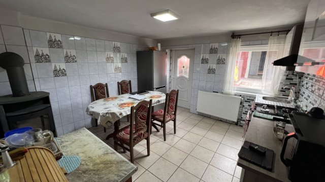 Eladó ikerház, Miskolcon 24.5 M Ft, 1+2 szobás