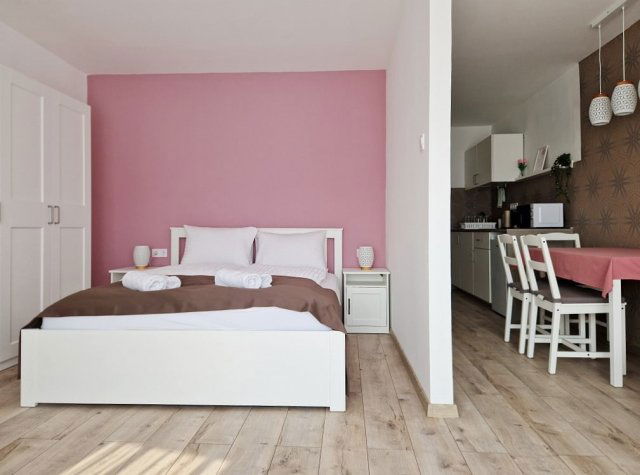 Kiadó téglalakás, albérlet, Pécsett, Rákóczi úton, 1 szobás