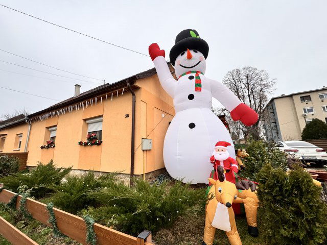 Eladó családi ház, Pécsett, Szondy György utcában 59.9 M Ft