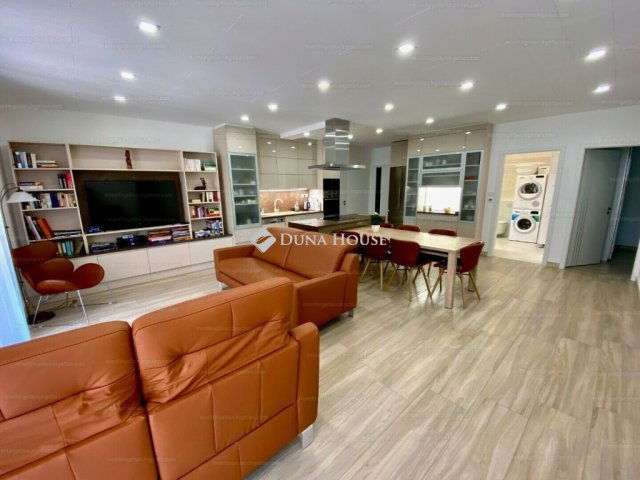 Eladó téglalakás, Budapesten, III. kerületben 200 M Ft, 4 szobás