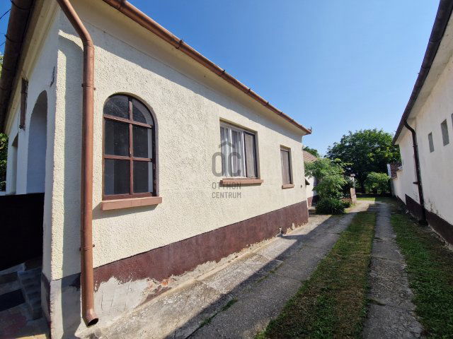 Eladó családi ház, Petriventén 32.9 M Ft, 4 szobás