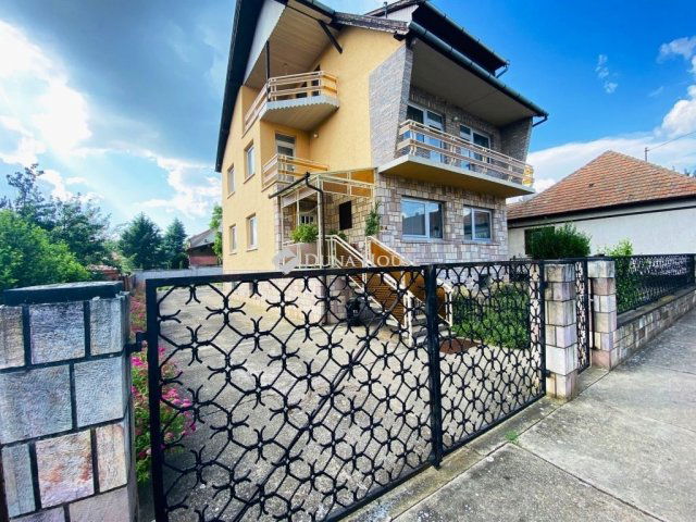 Eladó családi ház, Tápiószecsőn 69.9 M Ft, 6 szobás