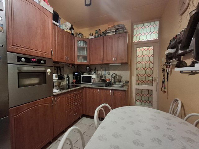 Eladó panellakás, Pécsett 44.9 M Ft, 3 szobás