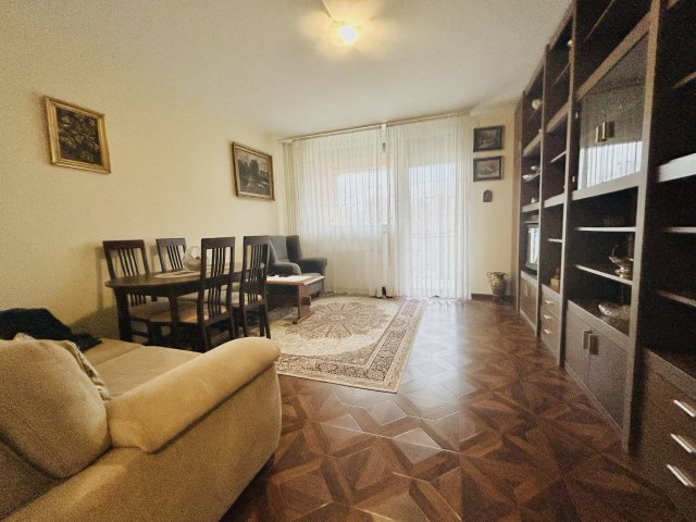 Eladó panellakás, Gödöllőn 74.9 M Ft, 2+1 szobás