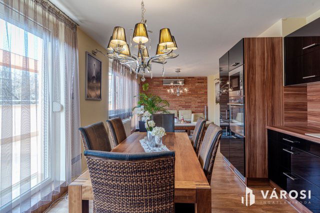 Eladó téglalakás, Szegeden 107.9 M Ft, 5 szobás