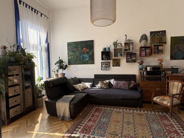 Eladó téglalakás, Esztergomban 54.9 M Ft, 2 szobás