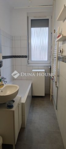 Eladó téglalakás, Székesfehérvárott 57 M Ft, 3 szobás