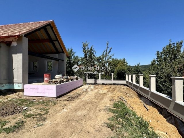 Eladó családi ház, Orfűn 134.9 M Ft, 4 szobás