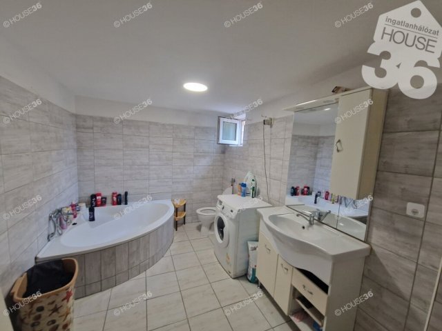 Eladó családi ház, Kecskeméten 31.8 M Ft, 3 szobás