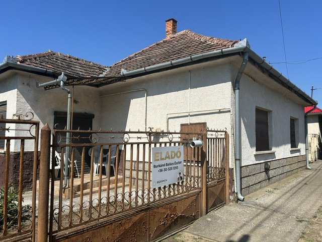 Eladó családi ház, Újhartyánon 37 M Ft, 2 szobás