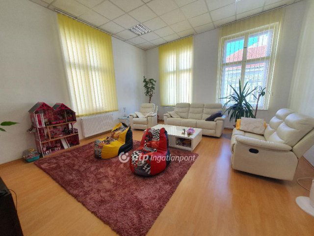 Eladó téglalakás, Miskolcon 59 M Ft, 4 szobás