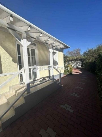 Eladó családi ház, Vecsésen 109 M Ft, 3 szobás