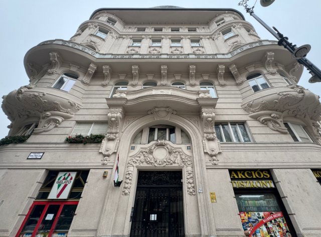Eladó téglalakás, Budapesten, V. kerületben 121.2 M Ft, 4 szobás